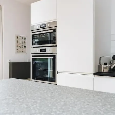 Apartmán Stylish & Cosy Bungalow 120qm With Garden Casacarl Neu-Ulm